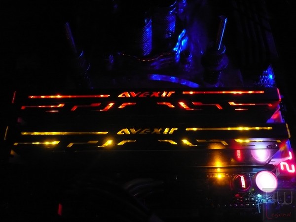 030-avexir-blitz-moduli-l337-gold-red-illuminazione
