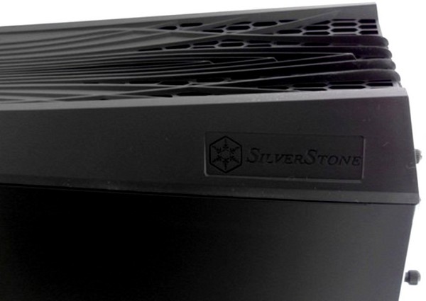 SilverStone_RV04_-_22b