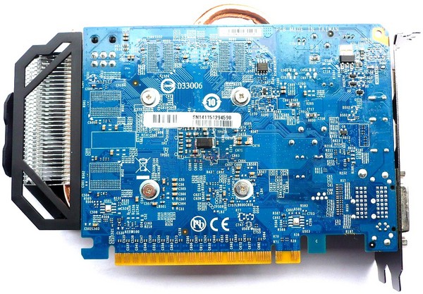 027-gigabyte-gtx-750ti-foto-scheda-retro-varie