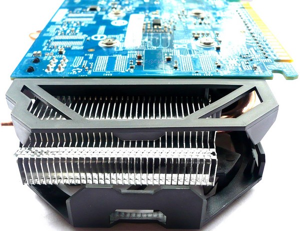 031-gigabyte-gtx-750ti-foto-scheda-vista-posteriore