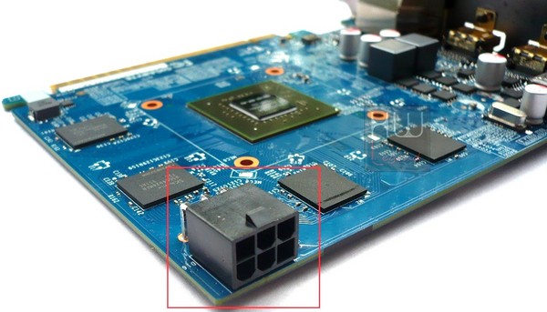 033-gigabyte-gtx-750ti-foto-scheda-connettore-alimentazione