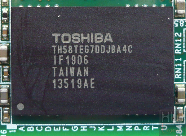 036-ocz-vertex-460-foto-nand-flash-toshiba