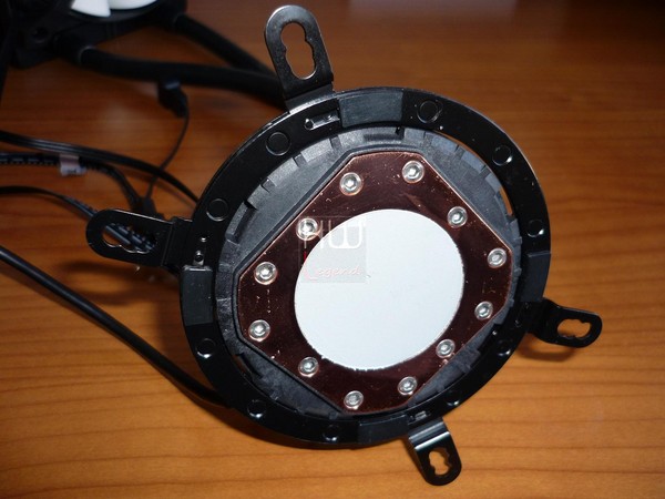 Sistema_di_ritenzione_su_waterblock