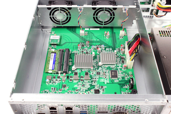 asustor_as-609RD_nas_interno_3