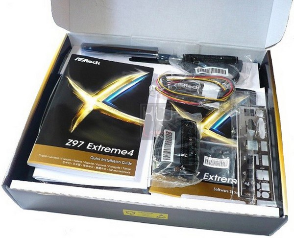 017-asrock-z97-extreme4-foto-confezione-interno
