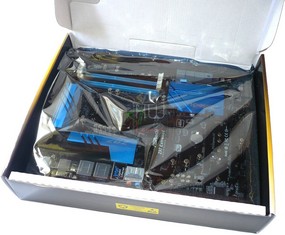 018-asrock-z97-extreme4-foto-confezione-interno