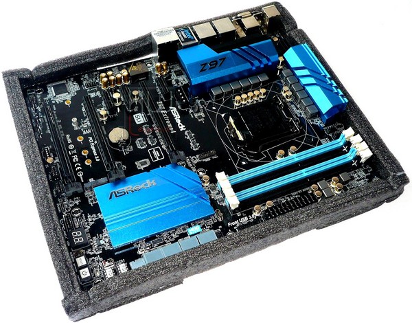 019-asrock-z97-extreme4-foto-confezione-interno