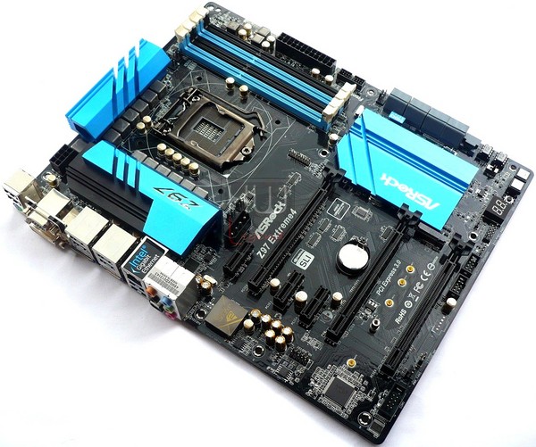 027-asrock-z97-extreme4-foto-scheda-fronte