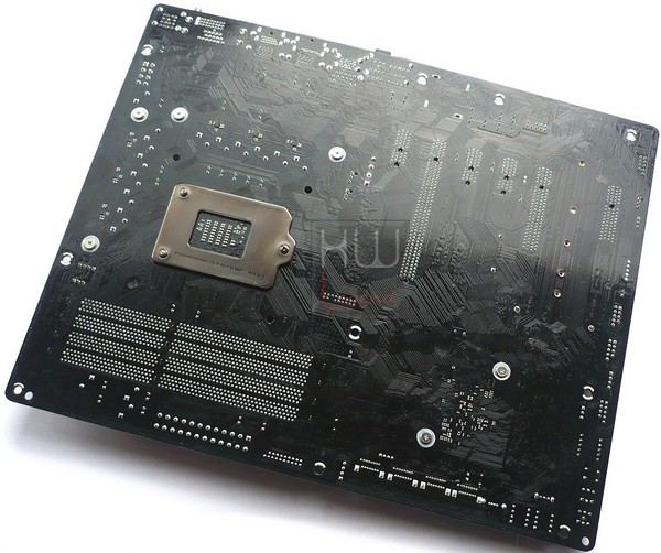 028-asrock-z97-extreme4-foto-scheda-retro