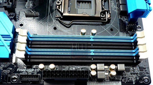 032-asrock-z97-extreme4-foto-scheda-slot-ddr3