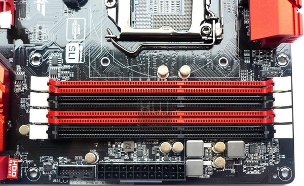 138-asrock-z97x-fatal1ty-killer-foto-scheda-slot-ddr3