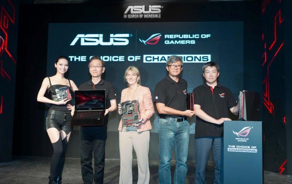 ASUS_Republic_of_Gamers_-_Computex_2014_-_1