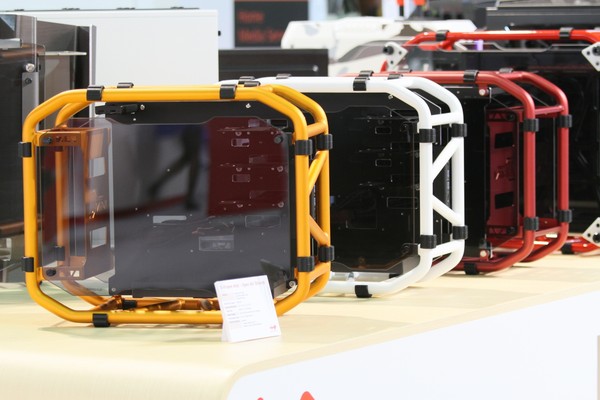 IN_WIN_-_Computex_2014_-_3