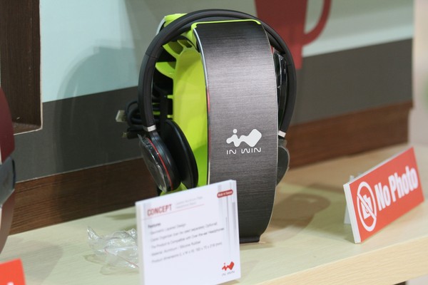 IN_WIN_-_Computex_2014_-_9
