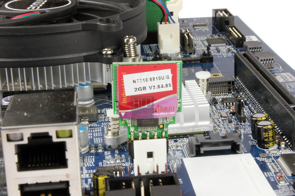 thecus_n8810u-g_pcb_flash