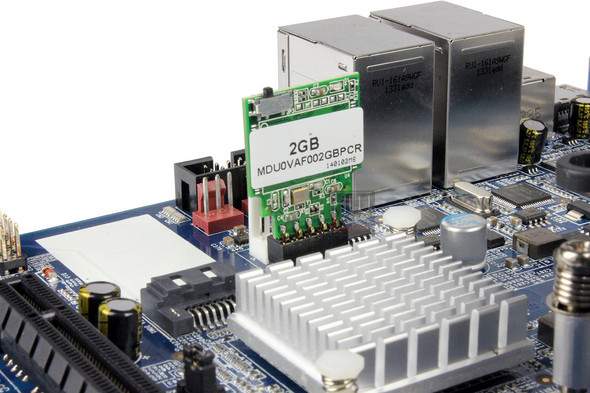 thecus_n8810u-g_pcb_flash_1