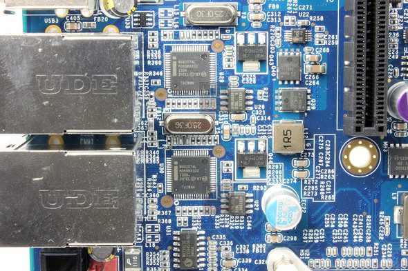 thecus_n8810u-g_pcb_lan_1