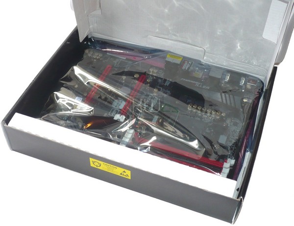 011-asrock-fatal1ty-fm2a88x-killer-confezione-interno