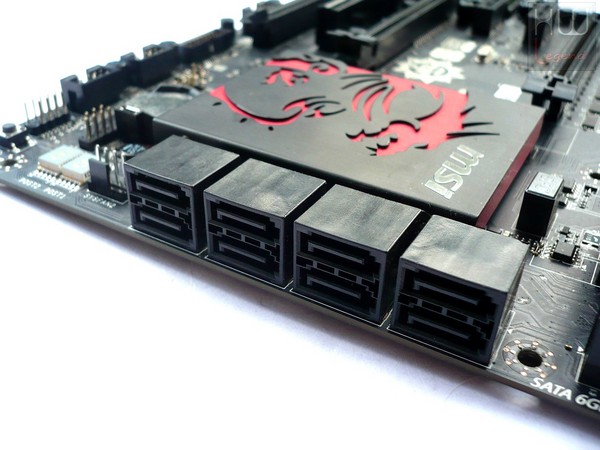 043-msi-a88x-g45-gaming-foto-porte-sata