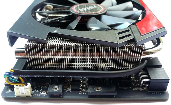 053-amd-r9-280-msi-r9-280-foto-scheda-particolare-vista-posteriore