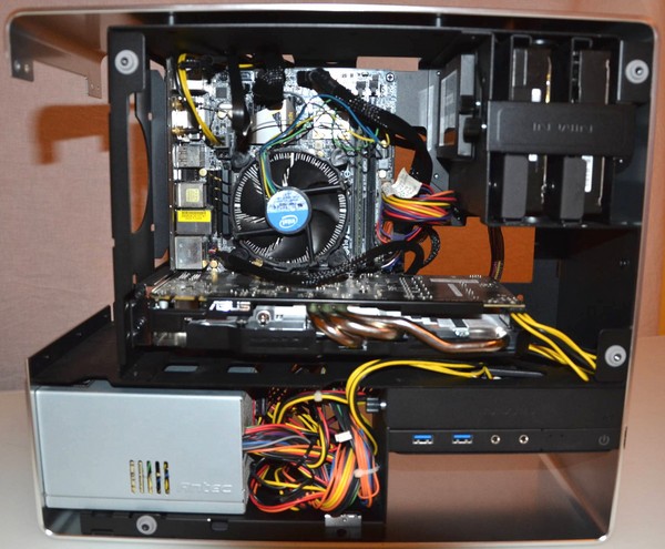 In_Win_901_-_Installazione_componenti_-6a