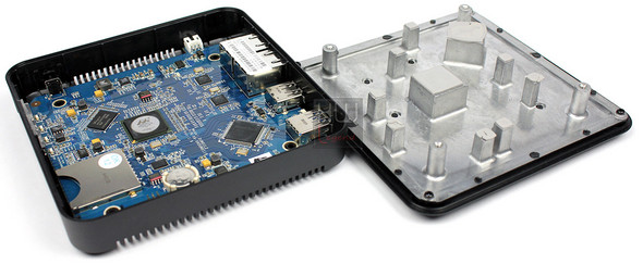 synology_eds14_nas_aperto1