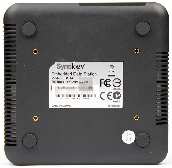 synology_eds14_nas_inferiore