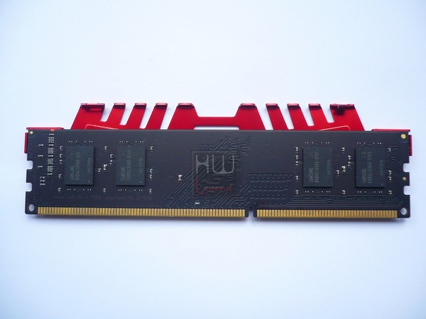 016-gskill-ripjawsx-2133c9-foto-modulo-smontato