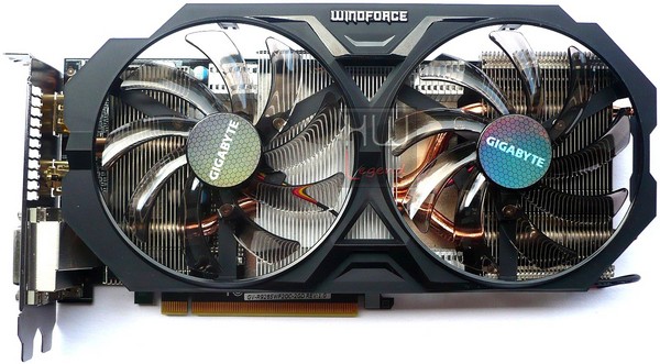 027-gigabyte-r9-285-foto-scheda-fronte