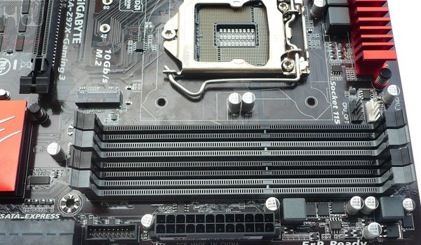 032-gigabyte-z97-foto-scheda-slot-ddr3
