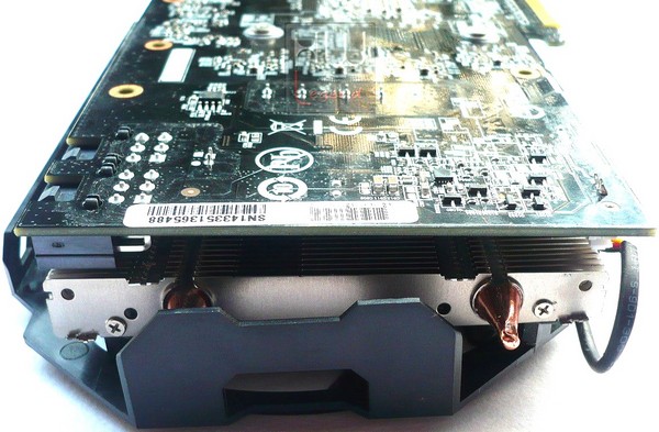 034-gigabyte-r9-285-foto-scheda-vista-posteriore