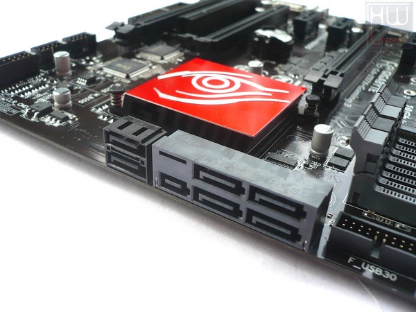 034-gigabyte-z97-foto-scheda-porte-sata-e-sata-express