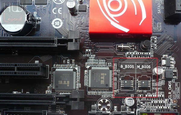 037-gigabyte-z97-foto-scheda-dual-bios