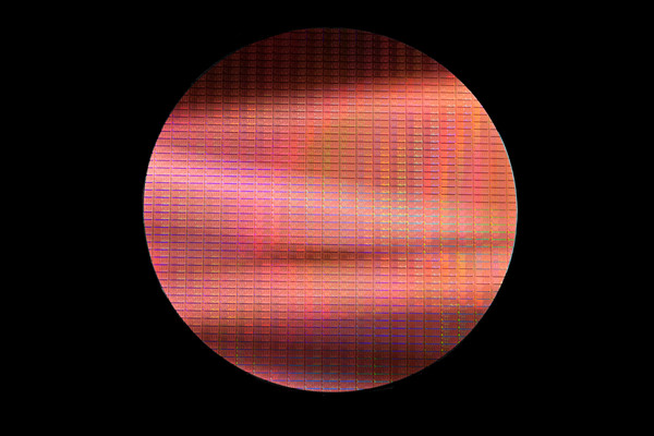Broadwell__14nm_Wafer_Dark