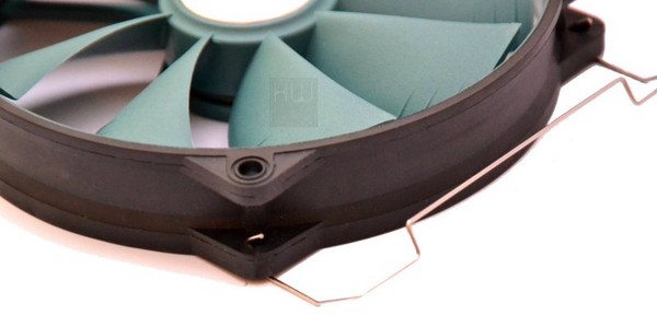 DeepCool_Gamer_Storm_Lucifer_-_Ventola_in_dotazione_e_sistema_di_montaggio_-_8
