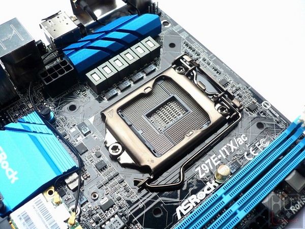 030-asrock-z97-foto-scheda-zona-socket