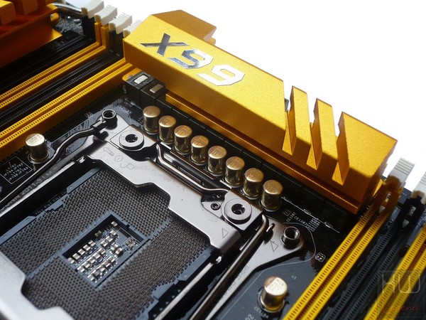 032-asrock-x99-oc-formula-foto-scheda-particolare-circuiteria