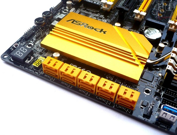 039-asrock-x99-oc-formula-foto-scheda-porte-sata3