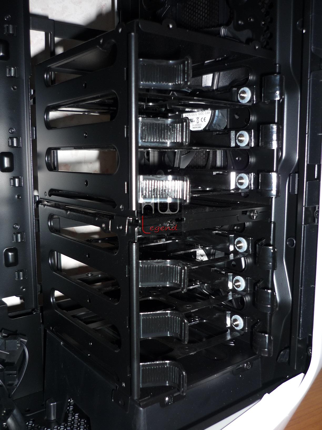 Corsair_Graphite_780T_-_Uno_sguardo_allinterno_-_4