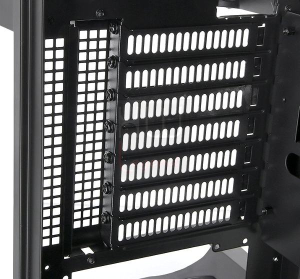 Silverstone_Raven_RV05_-_Uno_sguardo_allinterno_-_5
