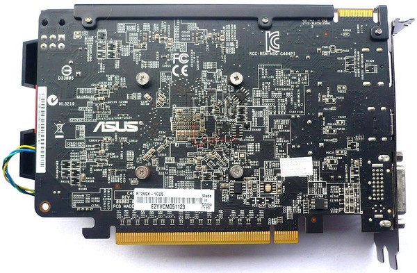024-amd-r7-250x-foto-scheda-retro