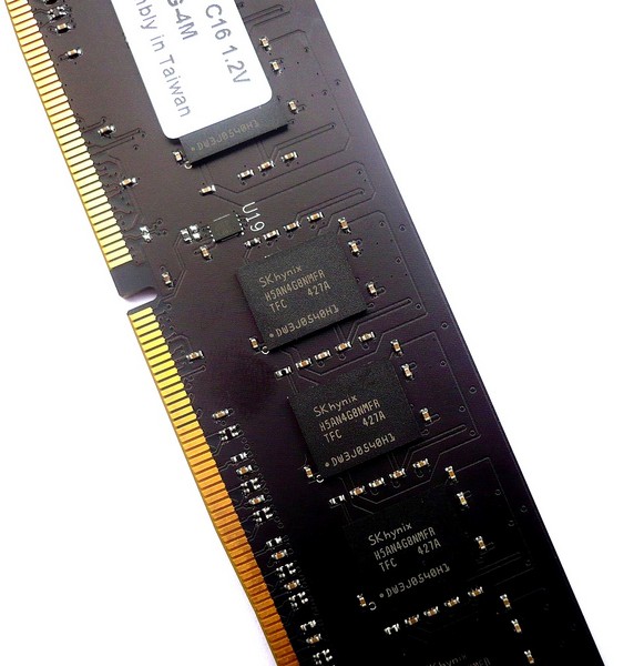 026-avexir-platinum-ddr4-foto-moduli-ics-hynix