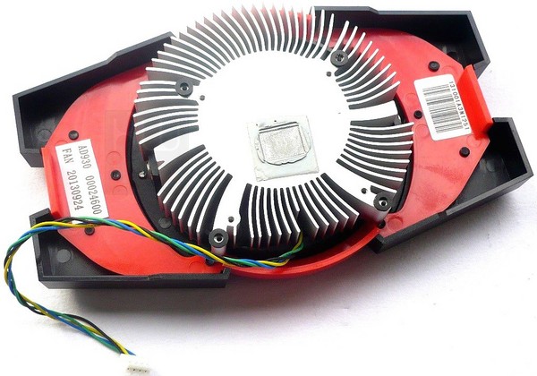 028-amd-r7-250x-foto-scheda-dissipatore