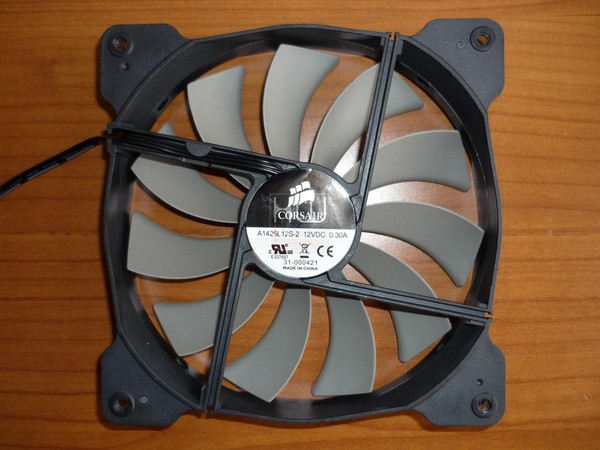 Corsair_Graphite_780T_-_Analisi_ventole_e_gestione_dei_flussi_daria_-_5