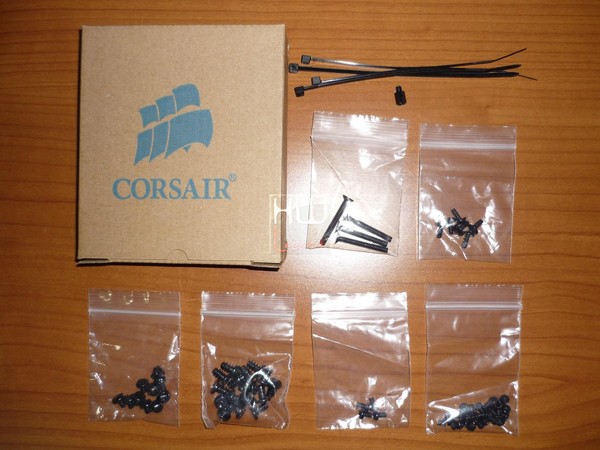 Corsair_Graphite_780T_-_Packaging_e_Bundle_-_5