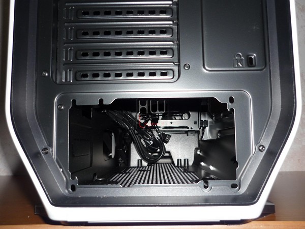 Corsair_Graphite_780T_-_Uno_sguardo_allesterno_-_15