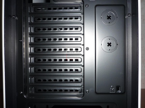 Corsair_Graphite_780T_-_Uno_sguardo_allesterno_-_16
