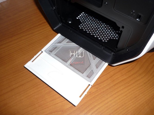 Corsair_Graphite_780T_-_Uno_sguardo_allesterno_-_18