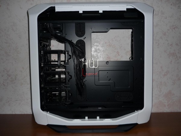 Corsair_Graphite_780T_-_Uno_sguardo_allinterno_-_1