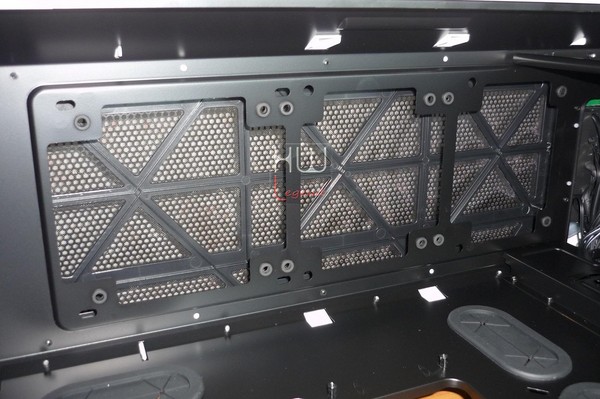 Corsair_Graphite_780T_-_Uno_sguardo_allinterno_-_13
